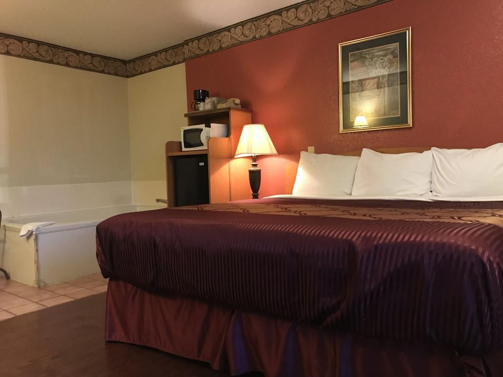 Bear Mount Inn & Suites Pigeon Forge Extérieur photo