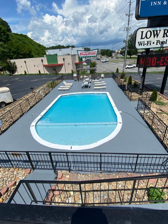 Bear Mount Inn & Suites Pigeon Forge Extérieur photo