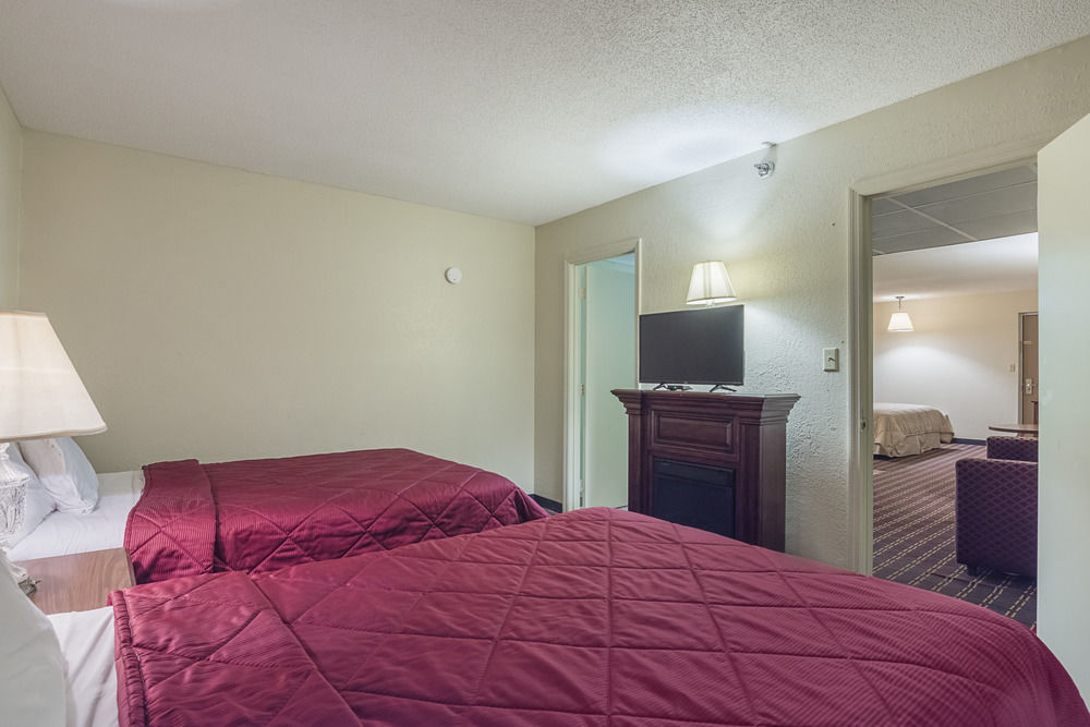 Bear Mount Inn & Suites Pigeon Forge Extérieur photo