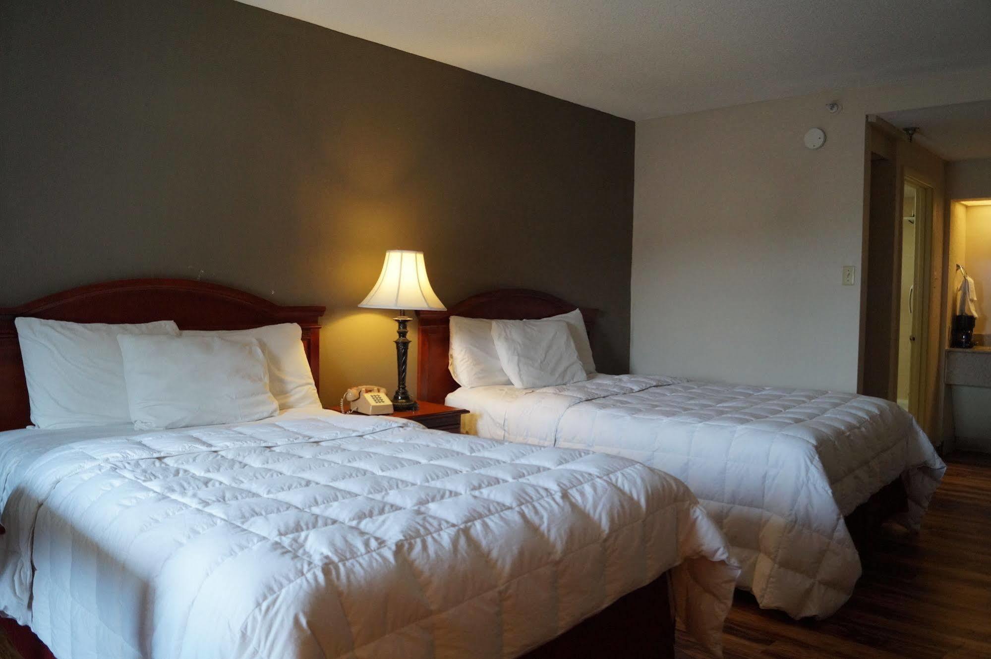 Bear Mount Inn & Suites Pigeon Forge Extérieur photo
